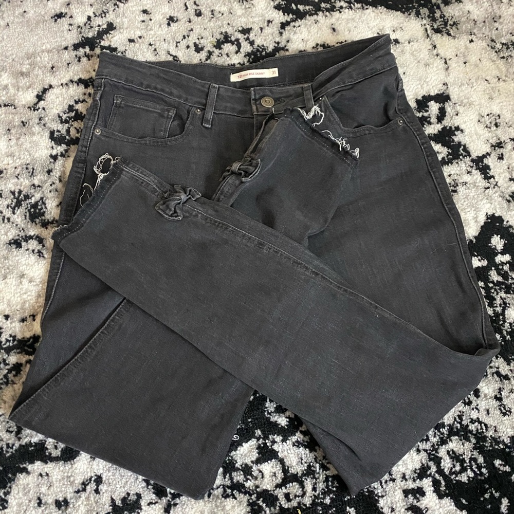 Black Denim High waisted Levi’s jeans